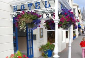 Foyles Hotel allows 18 year olds to book a room