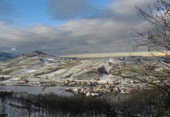 Delightful Home-Lovely Hill View has Balcony rooms
