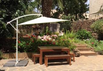 Casa Del Casco Historico allows 18 year olds to book a room