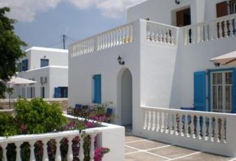 Artemis Pension has Balcony rooms