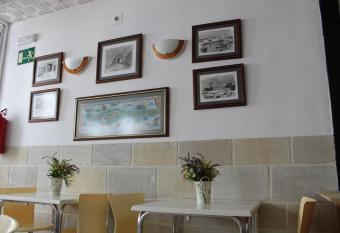 Hostal Masin has Balcony rooms