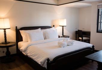 MORA Boutique Hotel - SHA Extra Plus allows 18 year olds to book a room