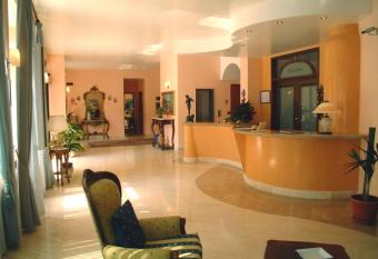 New Hotel Sonia has Balcony rooms