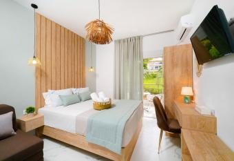 Blue Bay Hotel has Balcony rooms