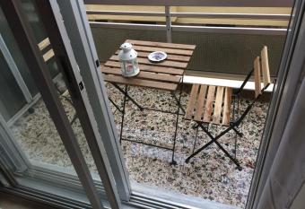 Cosy Downtown Studio - Suite has Balcony rooms