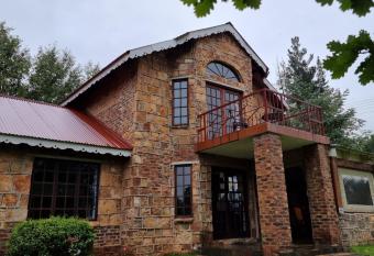 Alm-   has Balcony rooms