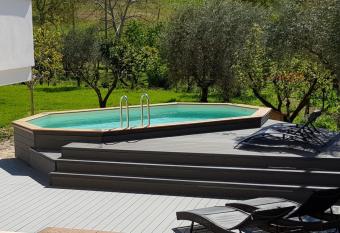 Villa l Olivarosa has Balcony rooms