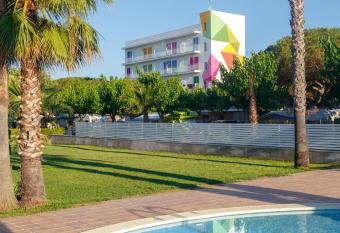 Bellsol Rooms has Balcony rooms