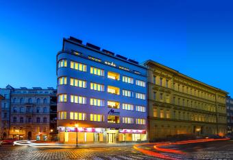 Myo Hotel Mysterius has Balcony rooms