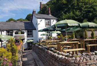 Brown Cow Cottage allows 18 year olds to book a room