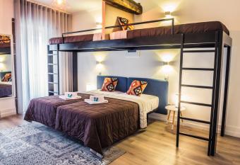 In Barcelos Hostel & Guest House allows 18 year olds to book a room