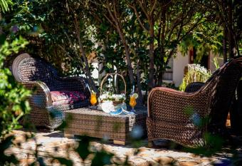 Thaba Legae Guest Lodge has Balcony rooms