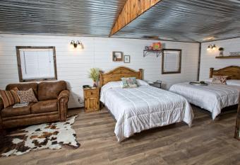 Stateline Cabin has Balcony rooms