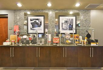 Hampton Inn & Suites Greensboro/Coliseum Area allows 18 year olds to book a room