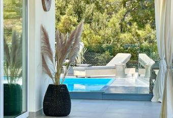 Olive Green Villa Heated Pool has Balcony rooms