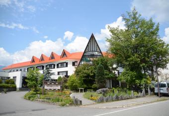 Kurobe Kanko Hotel allows 18 year olds to book a room