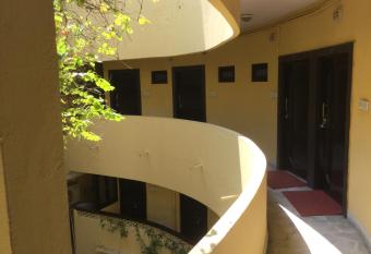 Mewar Inn has Smoking/Balcony rooms