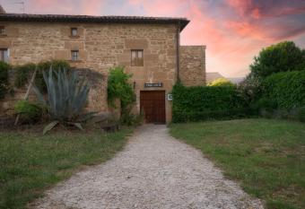 Casa Lucia allows 18 year olds to book a room