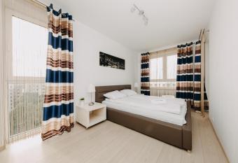ShortStayPoland Krakowska (B65) has Balcony rooms