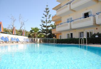 Dias Hotel Apartments has Balcony rooms