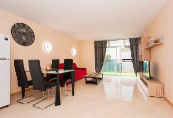 New bright apartment in Atlanta has Balcony rooms