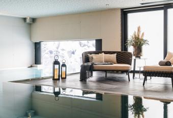 Arpuria l hidden luxury mountain home has Balcony rooms