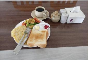 Hotel hornbill allows 18 year olds to book a room