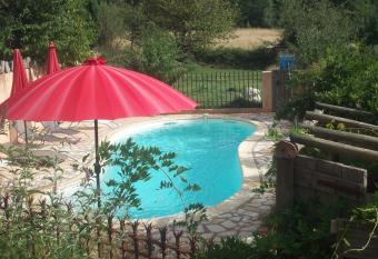 Studios et chambre La Sauvasse allows 18 year olds to book a room