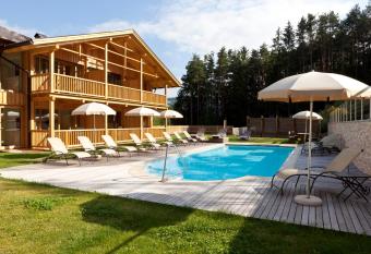 Dolmites Nature Hotel Vigilerhof has Balcony rooms