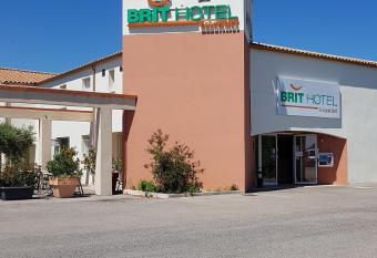 Brit Hotel Clermont-l  H  rault allows 18 year olds to book a room