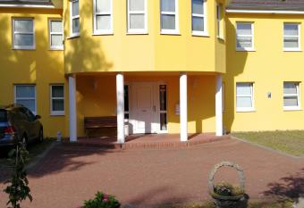 Felixanum Hotel & Galerie allows 18 year olds to book a room