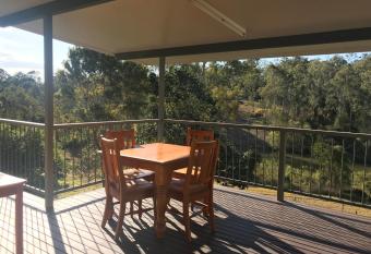 Riverview Cottage has Balcony rooms