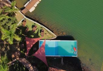 La Wayaba allows 18 year olds to book a room