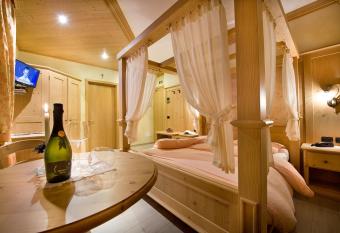 Hotel La Tea has Balcony rooms