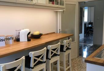 Cozy Apartment Sabrina allows 18 year olds to book a room