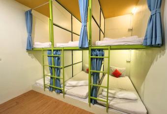 Sleepy Station Hostel has Balcony rooms