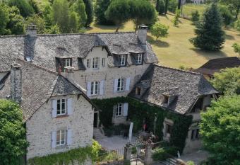 Le Clos St Georges allows 18 year olds to book a room