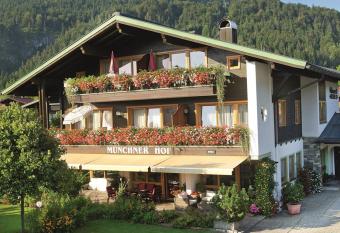 G  stehaus M  nchner Hof has Balcony rooms