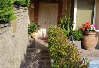 L  Acero has Balcony rooms