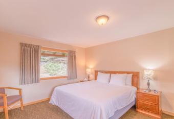 Coyote Mountain Lodge has Balcony rooms