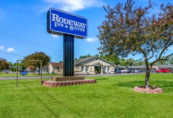 Rodeway Inn allows 18 year olds to book a room