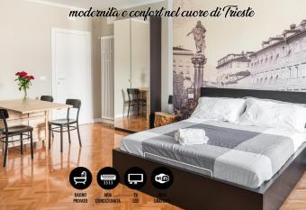 Al Garibaldino Rooms has Balcony rooms