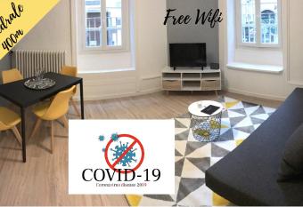 Nid Douillet sur plateau central allows 18 year olds to book a room