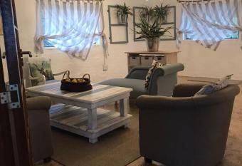 Mon Desir has Balcony rooms