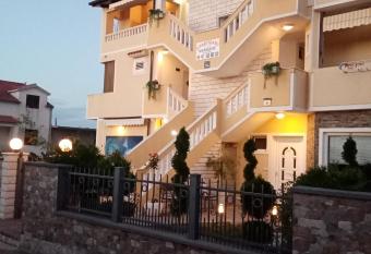 Apartments Ivankovi   has Balcony rooms