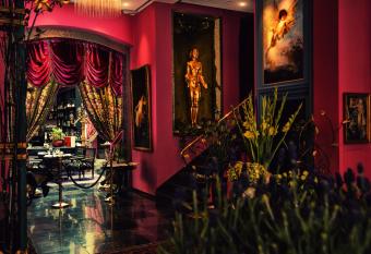 Dorsia Hotel & Restaurant allows 18 year olds to book a room