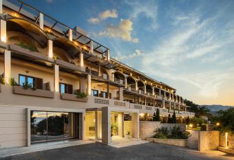 Royal Sun allows 18 year olds to book a room