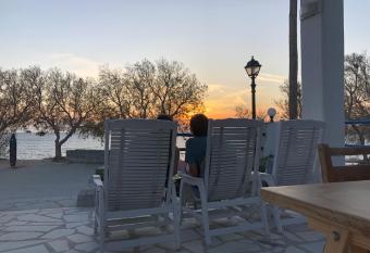 Akti Kastraki Beach allows 18 year olds to book a room