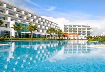 Vista Marina Apartamentos Turisticos allows 18 year olds to book a room