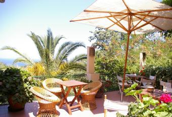 Hotel Bel Tramonto allows 18 year olds to book a room